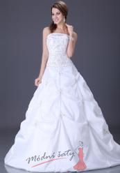Bílé svatební šaty s vyšívaným korzetem